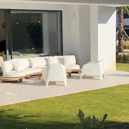 Beautiful 1-bedroom In Apartment *
